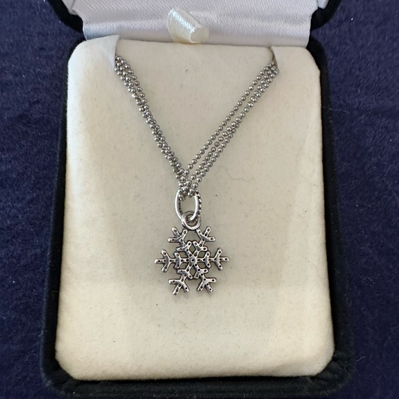 Pandora “Winter Kiss” Silver Swarovski Snowflake Crystal Pendant and Necklace - Picture 3 of 5